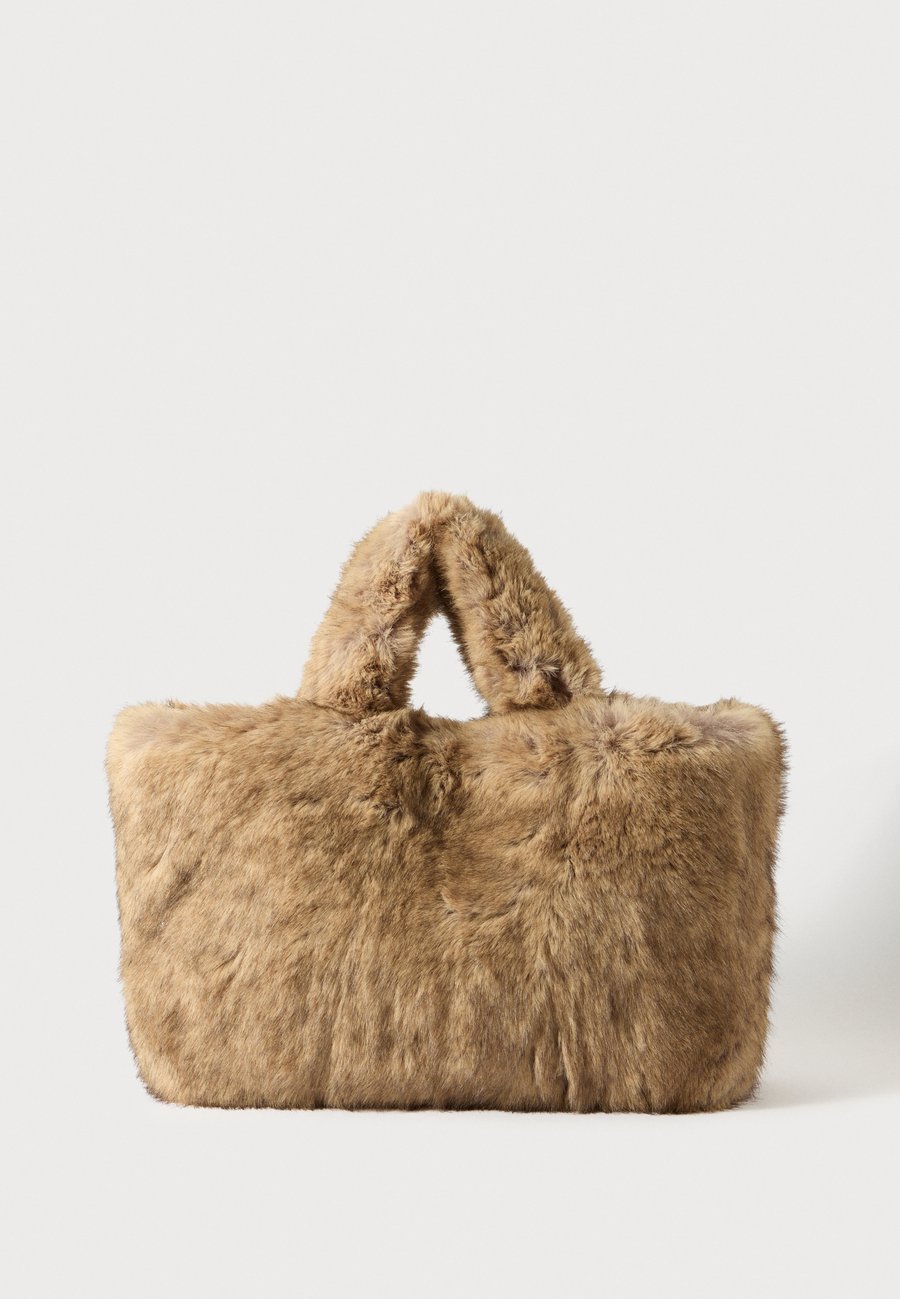 Сумка-шоппер STAND STUDIO LIVI TOTE, Beige
Сумка-шоппер STAND STUDIO LIVI TOTE, Beige