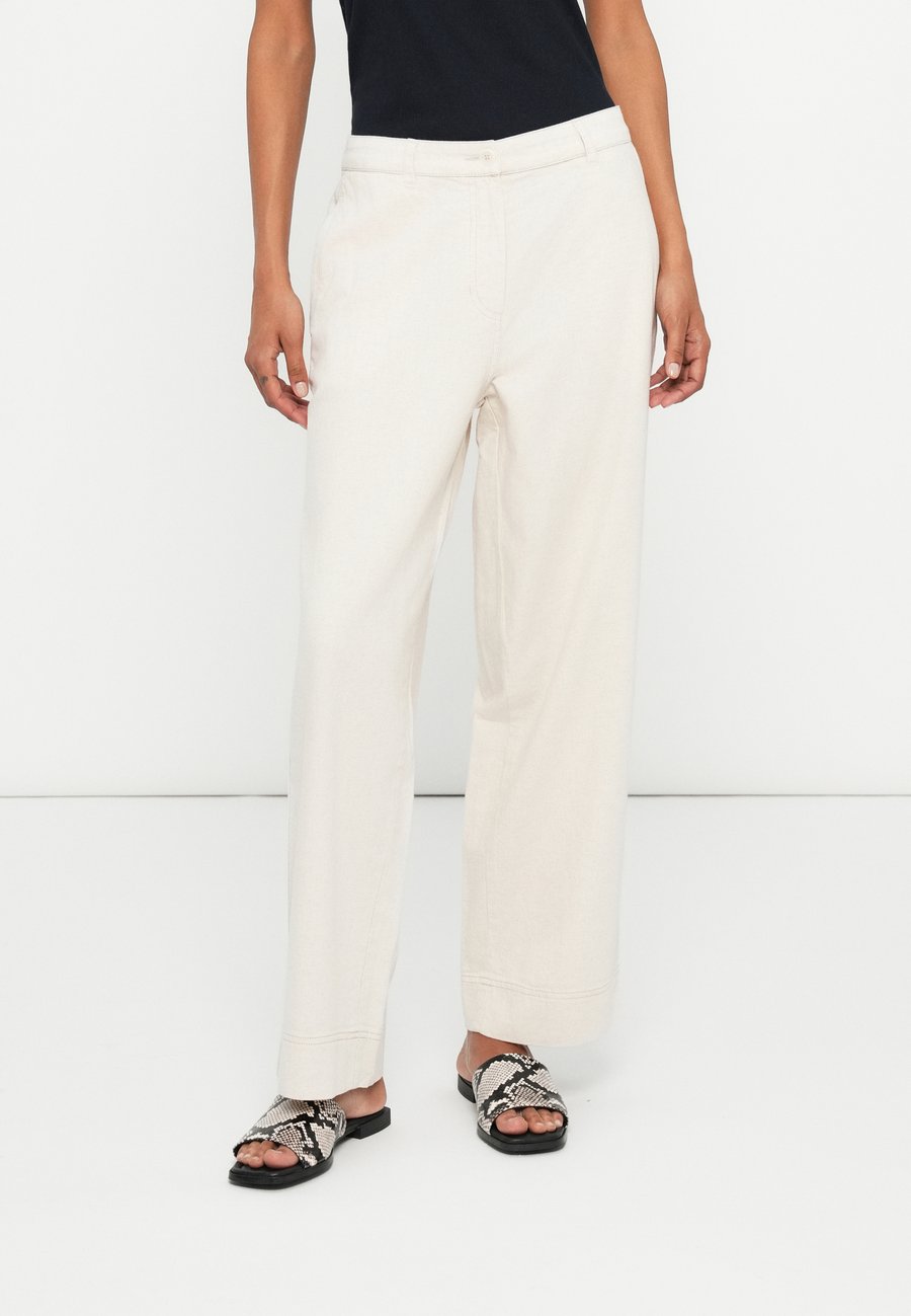 Брюки American Vintage UYABOW, Ecru/Off-White
Брюки American Vintage UYABOW, Ecru/Off-White