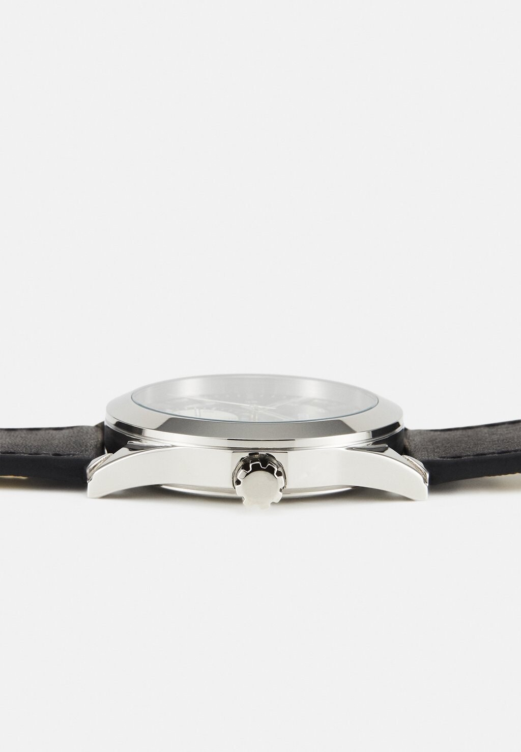 Часы GREYSON Guess, черный
Часы GREYSON Guess, черный