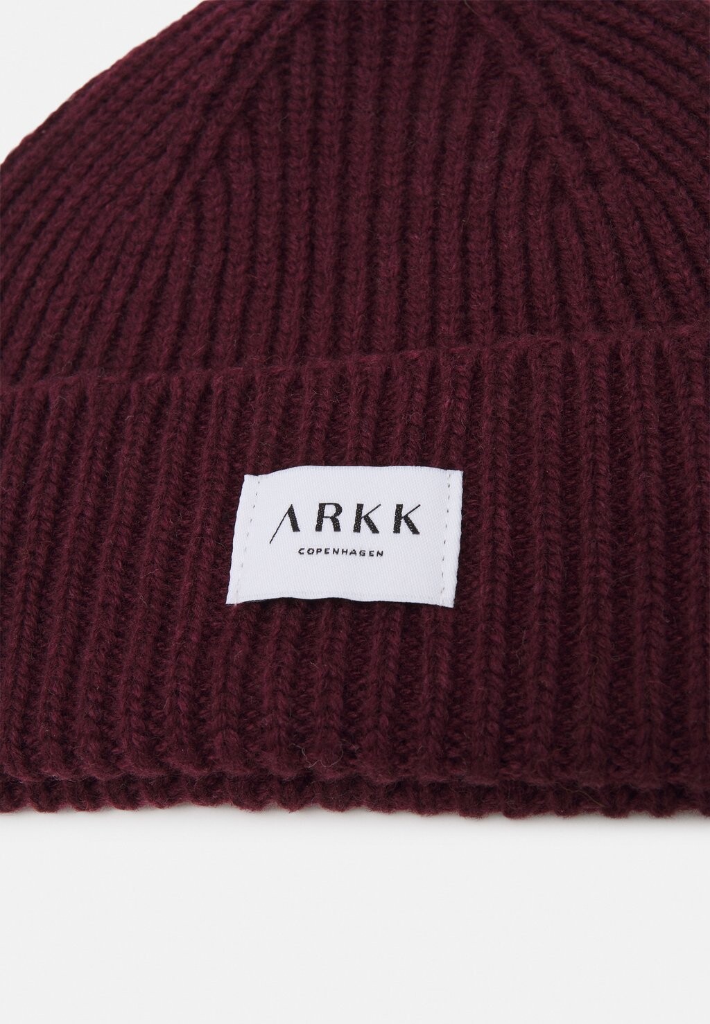 Бейсболка CLASSIC BEANIE UNISEX ARKK Copenhagen, Бордо
Бейсболка CLASSIC BEANIE UNISEX ARKK Copenhagen, Бордо