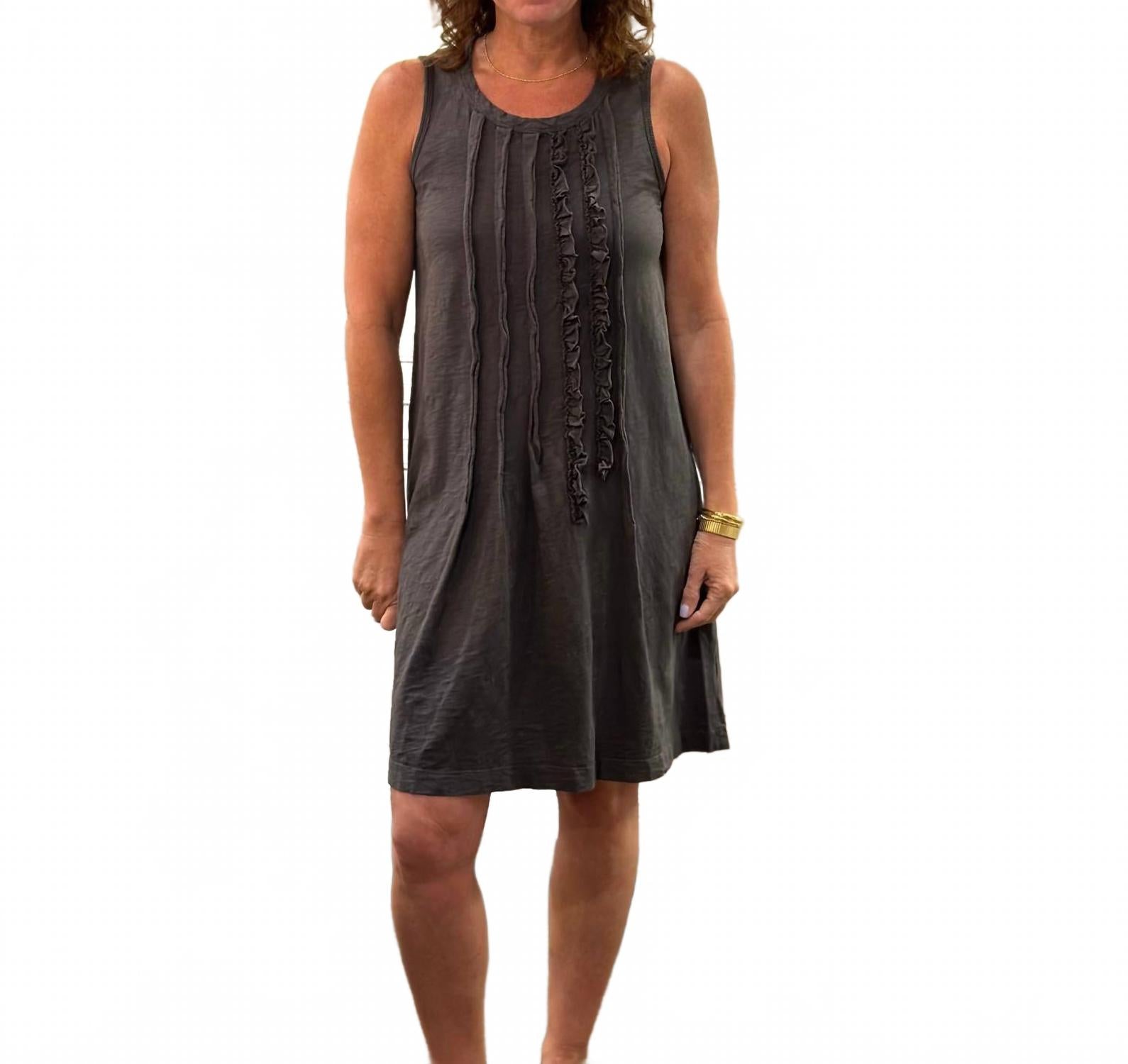 Женское платье с рюшами и защипами в цвете карбон Dylan, Carbon
Женское платье с рюшами и защипами в цвете карбон Dylan, Carbon