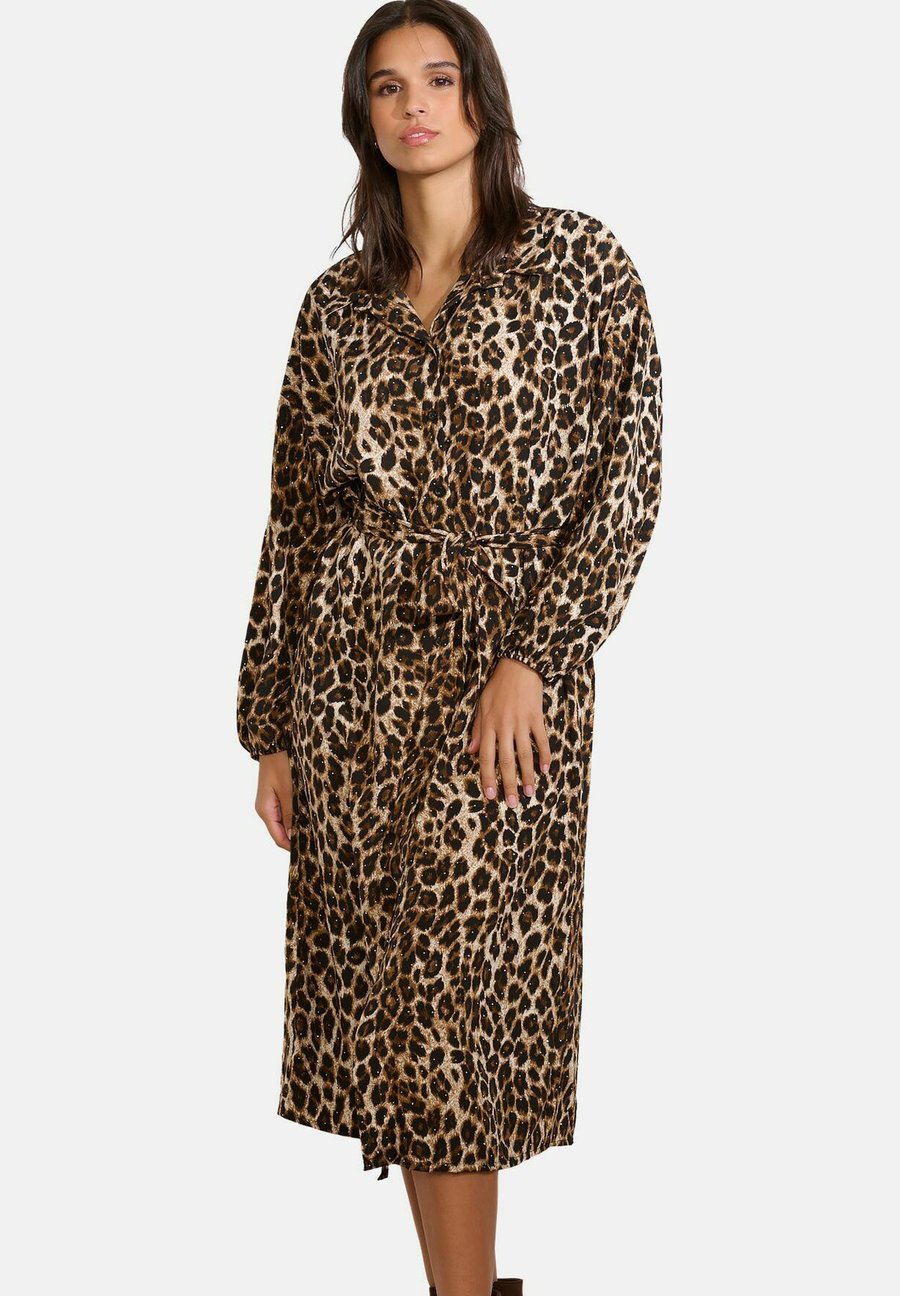 Платье LolaLiza LEOPARD PRINT MIDI , Camel Ginger/Camel
Платье LolaLiza LEOPARD PRINT MIDI , Camel Ginger/Camel