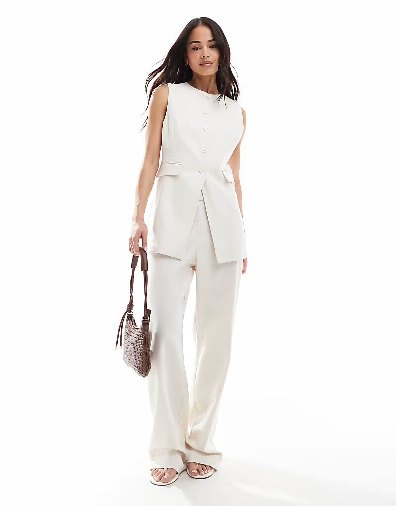 Прямые брюки из льняной смеси, кремового цвета Pimkie
Прямые брюки из льняной смеси, кремового цвета Pimkie