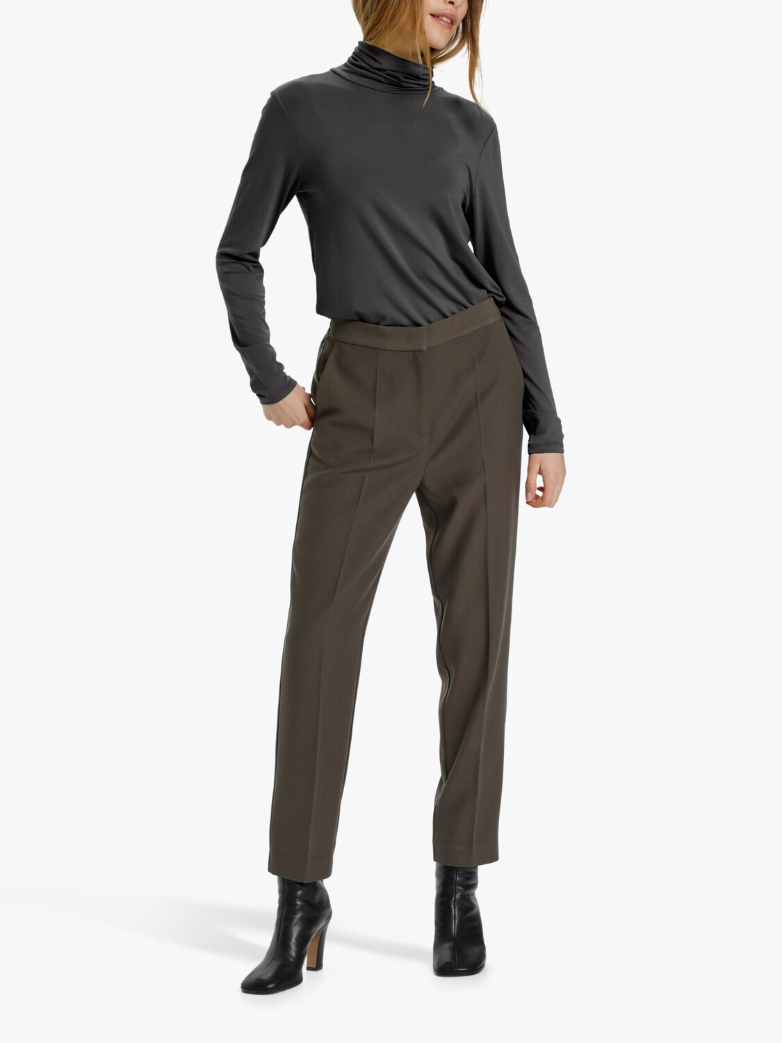 Топ Soaked In Luxury Hanadi с высоким воротником, черный
Топ Soaked In Luxury Hanadi с высоким воротником, черный