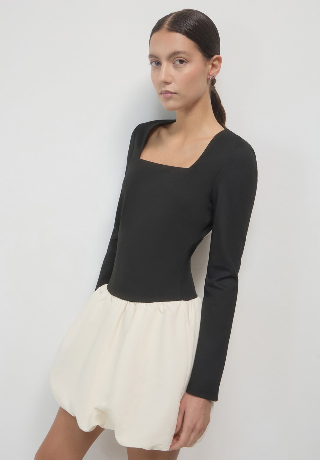 Повседневное платье PALLONCINO Calliope, черный
Повседневное платье PALLONCINO Calliope, черный