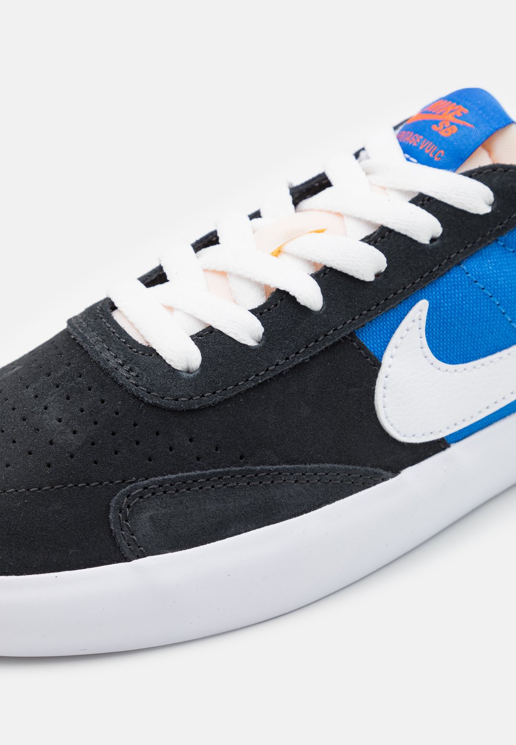 Кроссовки HERITAGE VULC UNISEX Nike SB, черный
Кроссовки HERITAGE VULC UNISEX Nike SB, черный