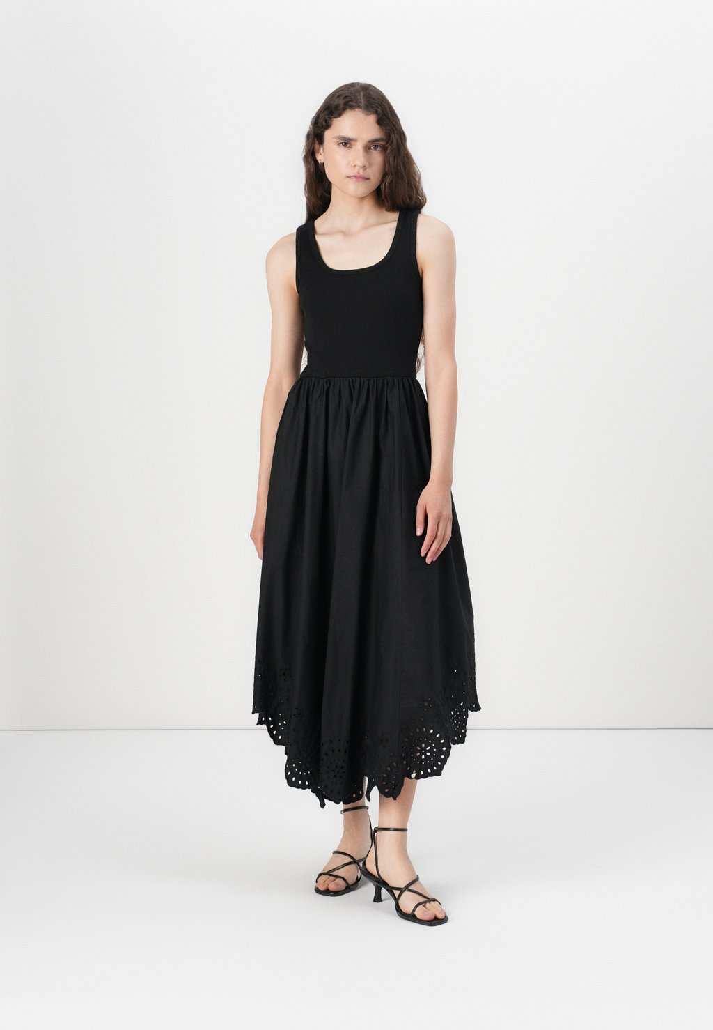 Платье макси HANKERCHIEF HEM MIXED MEDIA GAP, черный
Платье макси HANKERCHIEF HEM MIXED MEDIA GAP, черный