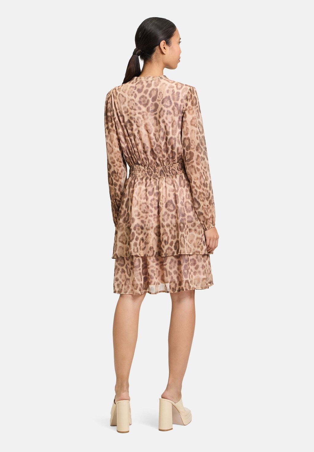 Повседневное платье MIT STUFEN Cartoon, коричневый 
Повседневное платье MIT STUFEN Cartoon, коричневый