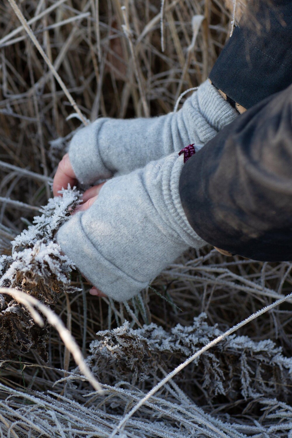 Кашемировые перчатки без пальцев Turtle Doves, серый
Кашемировые перчатки без пальцев Turtle Doves, серый
