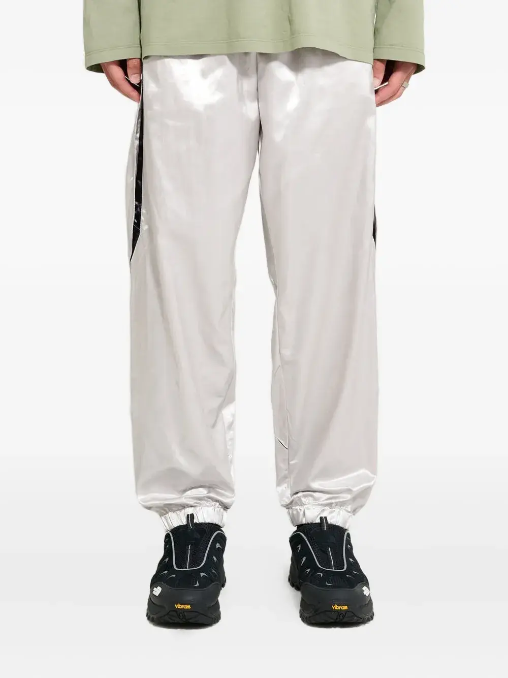 Брюки с эластичным поясом Olly Shinder, серебряный
Брюки с эластичным поясом Olly Shinder, серебряный