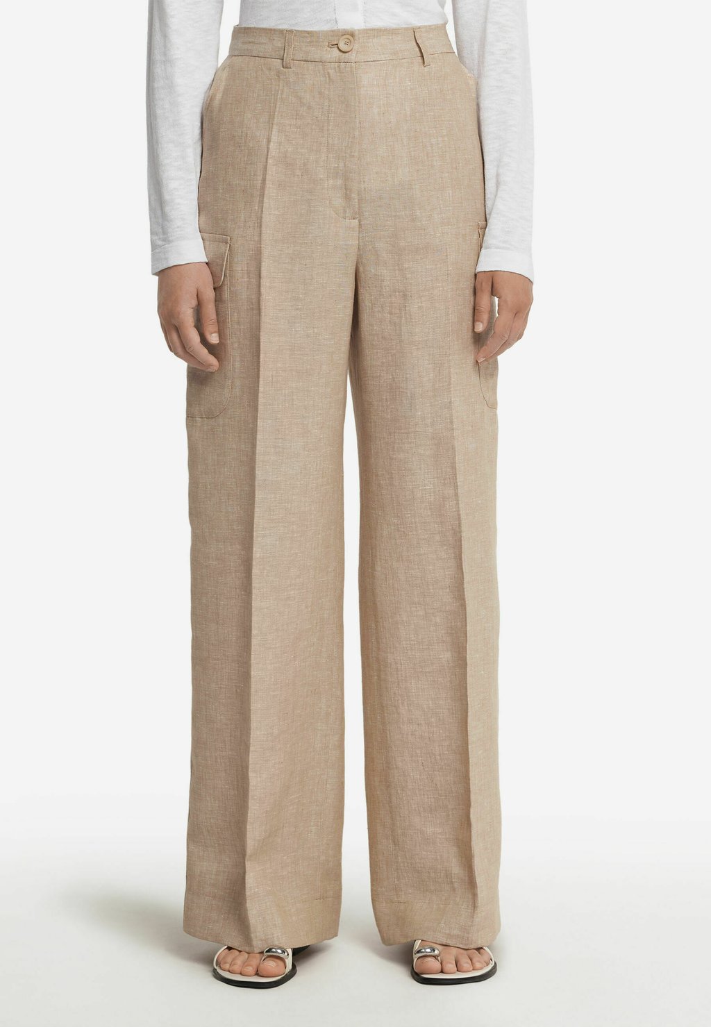 Брюки карго Falconeri, цвет Natürlich Natural Ecru
Брюки карго Falconeri, цвет Natürlich Natural Ecru