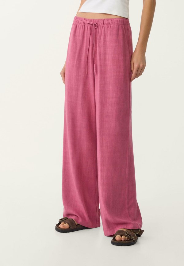 Струящиеся брюки в деревенском стиле Stradivarius, розовый
Струящиеся брюки в деревенском стиле Stradivarius, розовый