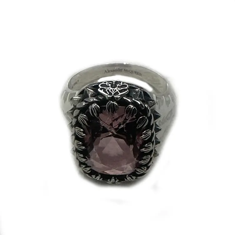 Alexander McQueen Кольцо женское розовое
Alexander McQueen Кольцо женское розовое