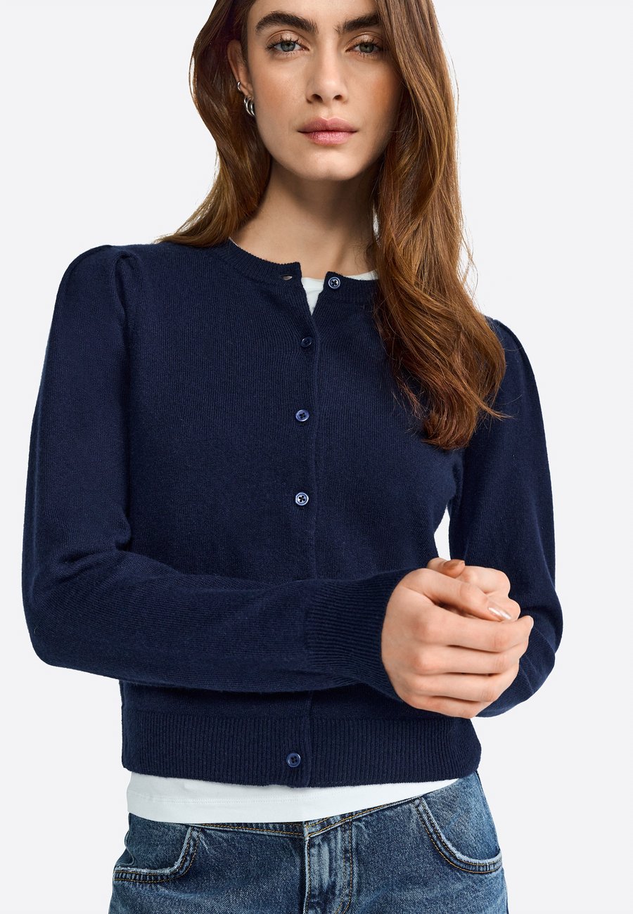 Кардиган Rich & Royal Cardigan, Midnight Blue/Dark Blue
Кардиган Rich & Royal Cardigan, Midnight Blue/Dark Blue