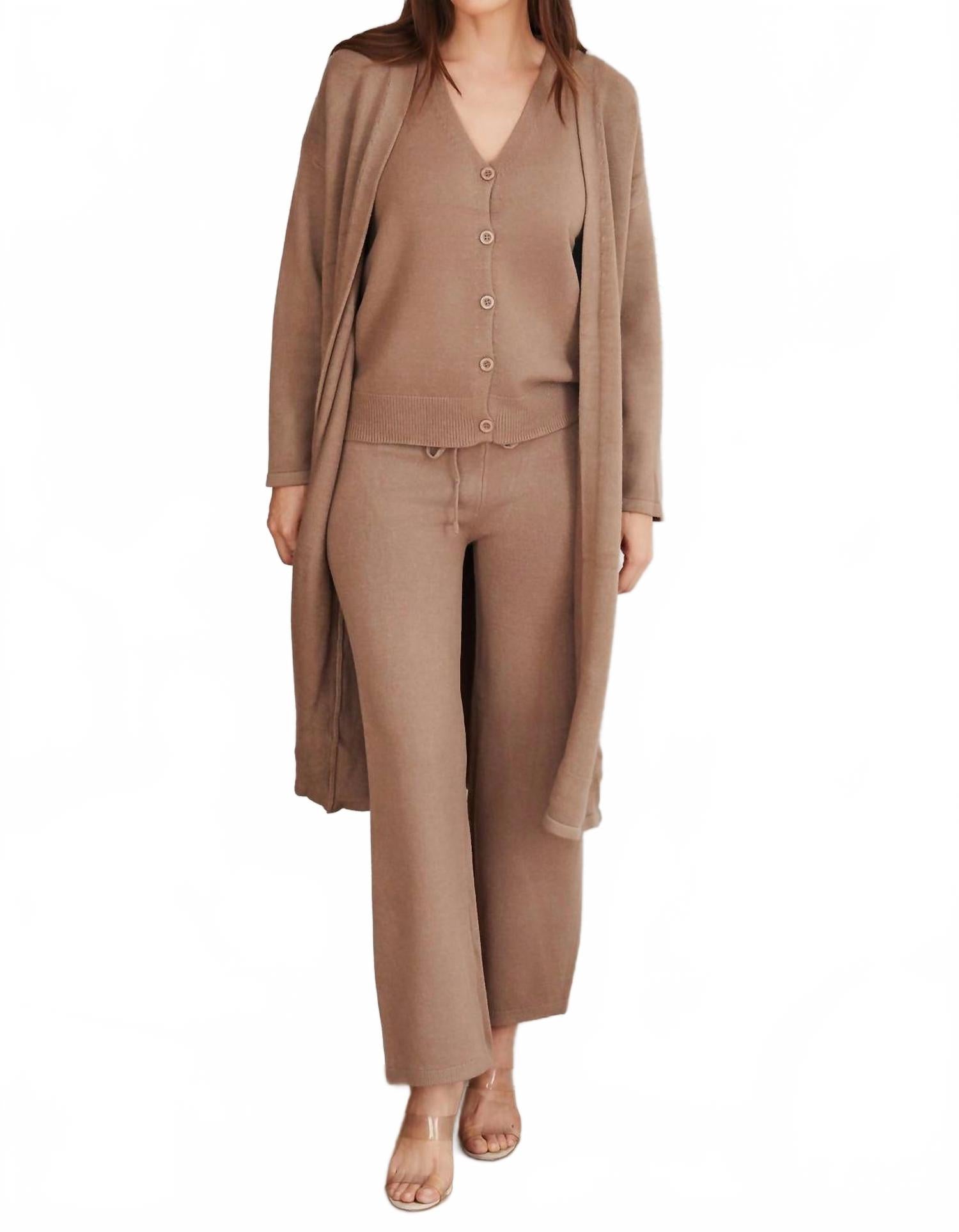 Вязаный жилет, вязаные брюки и длинный кардиган 3 предмета в цвете мокко Venti6, мокко
Вязаный жилет, вязаные брюки и длинный кардиган 3 предмета в цвете мокко Venti6, мокко