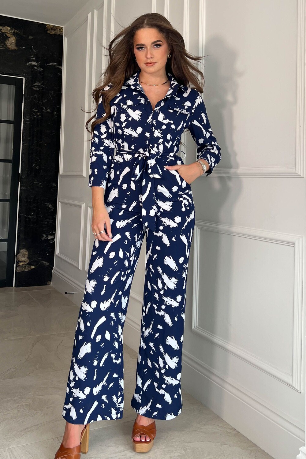 Комбинезон-рубашка с широкими штанинами и узором в горошек Girl In Mind, синий
Комбинезон-рубашка с широкими штанинами и узором в горошек Girl In Mind, синий