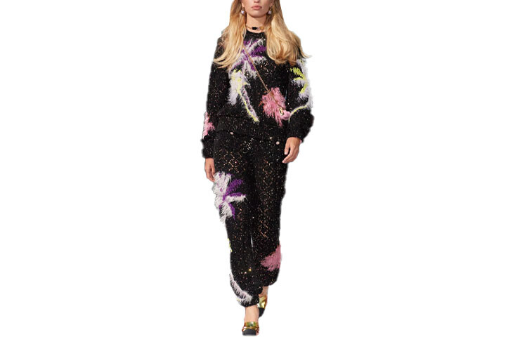 Свитер женский черный Chanel
Свитер женский черный Chanel