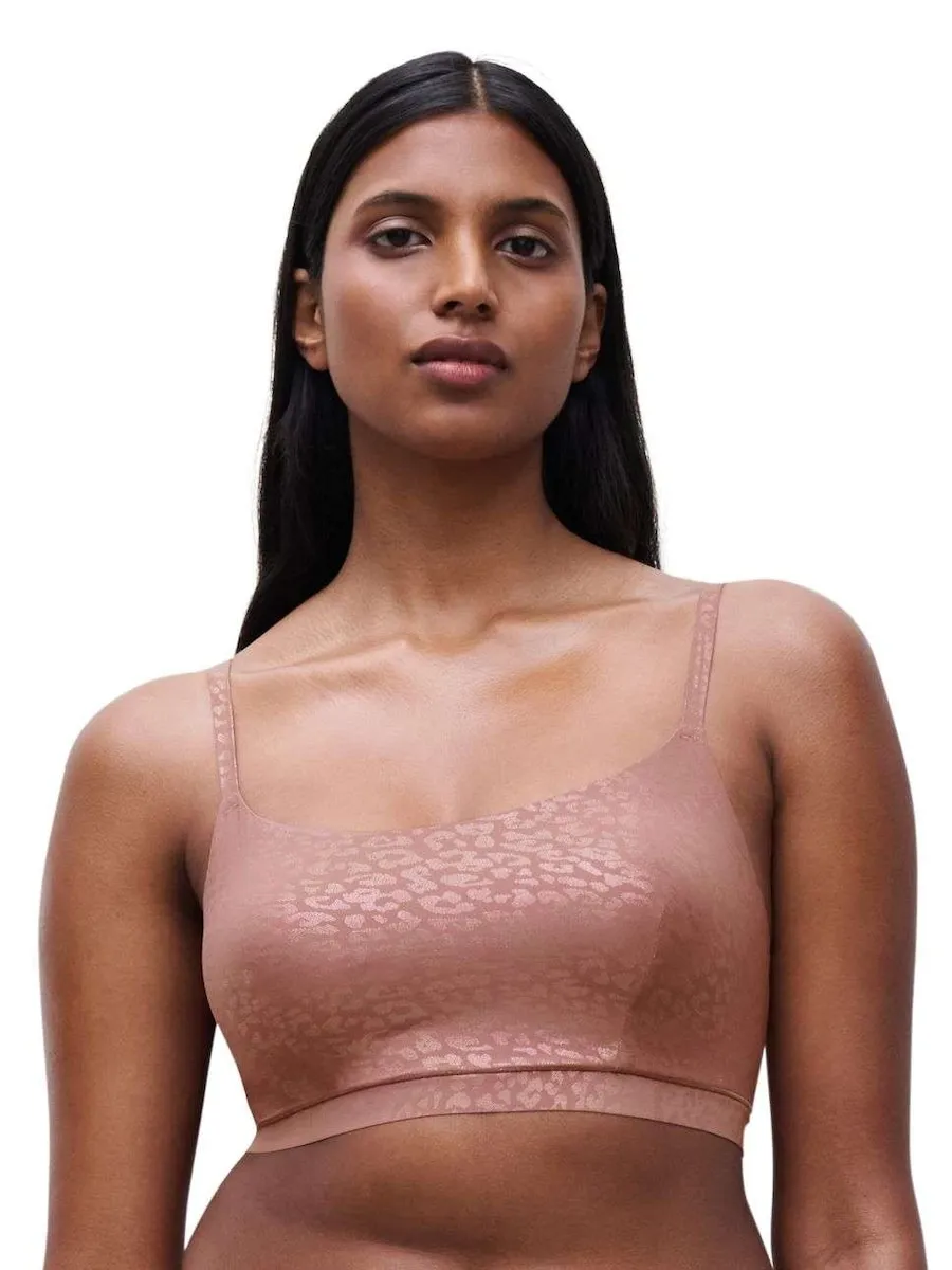 Бюстгальтер бралетт мягкий стрейч с поролоном без косточек Chantelle, розовый
Бюстгальтер бралетт мягкий стрейч с поролоном без косточек Chantelle, розовый