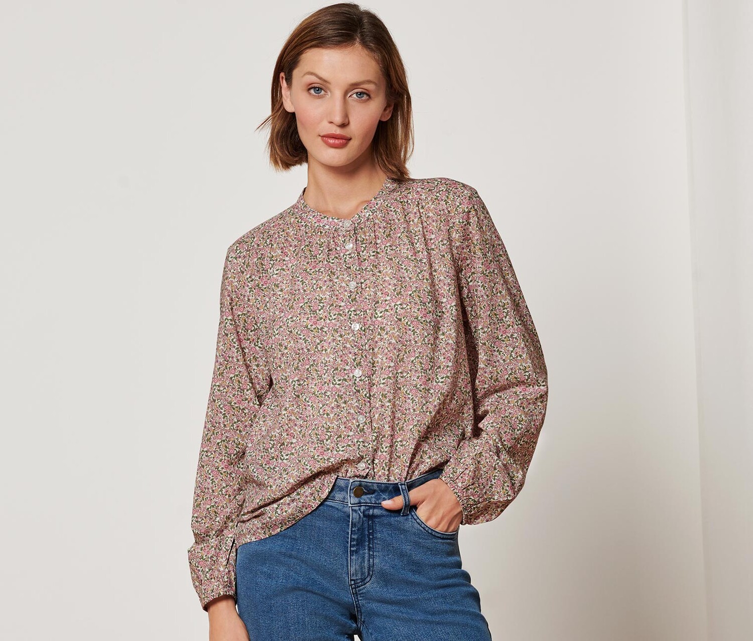 Блузка с цветочным принтом Tchibo
Блузка с цветочным принтом Tchibo