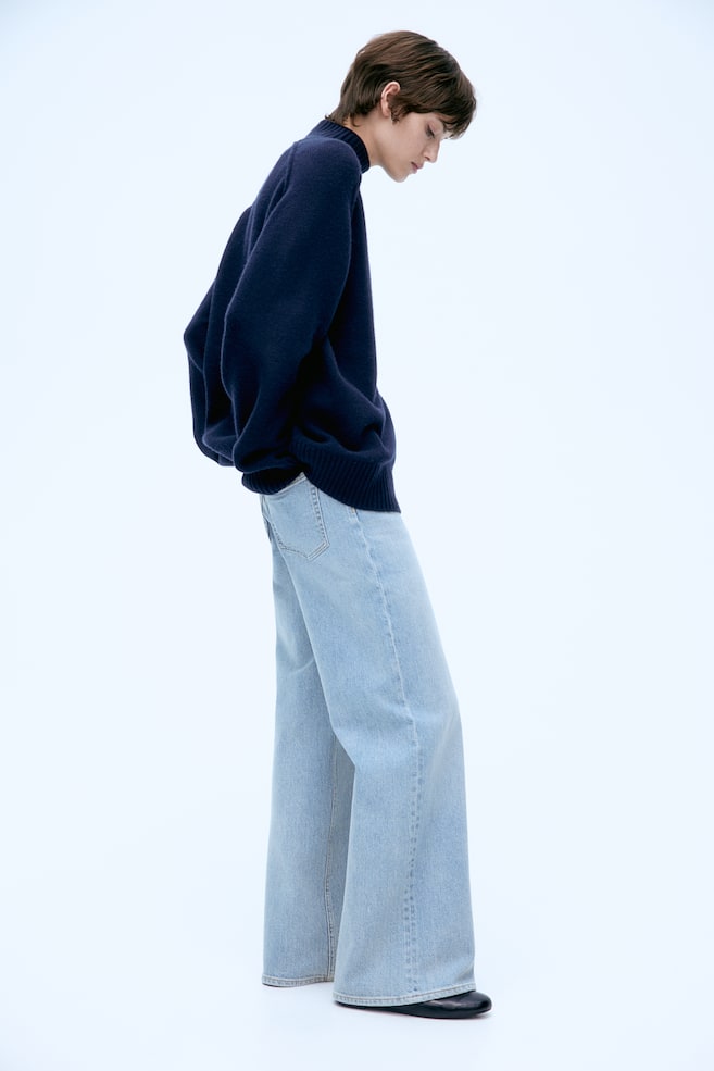 Широкие высокие джинсы H&M, голубой
Широкие высокие джинсы H&M, голубой