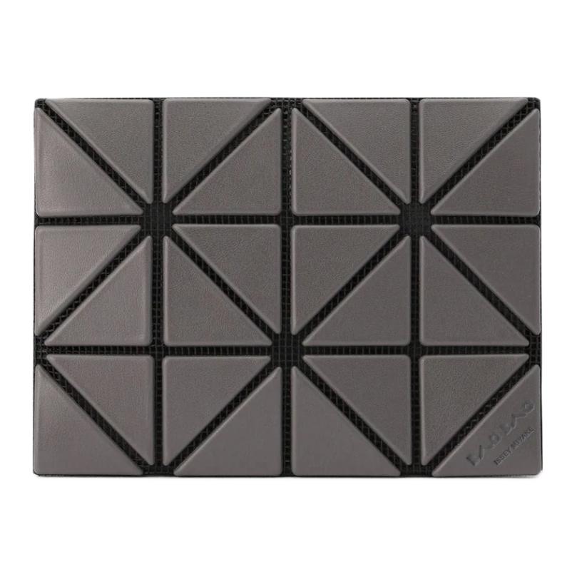 ISSEY MIYAKE Виниловый картхолдер
ISSEY MIYAKE Виниловый картхолдер