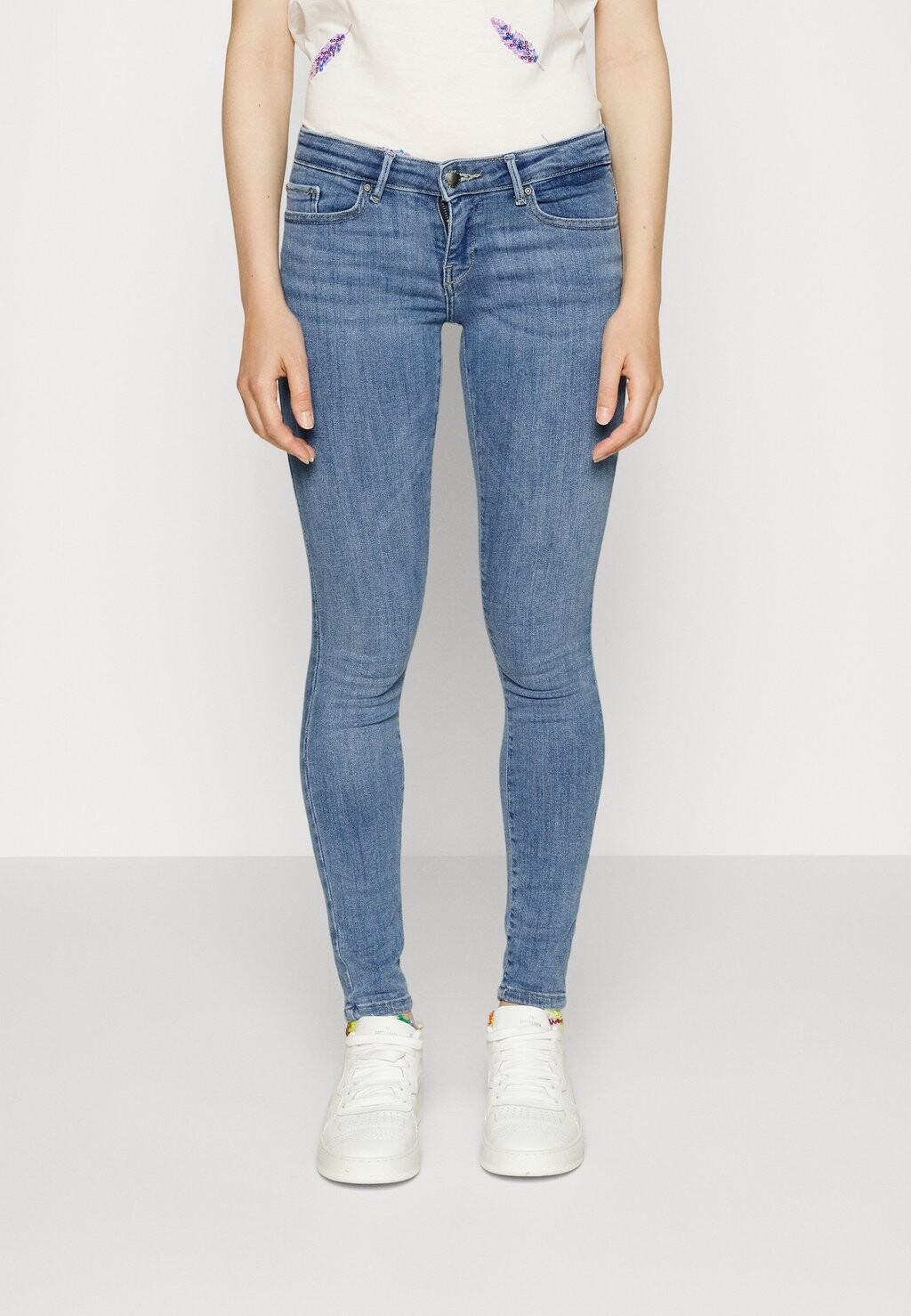 Джинсы Skinny Fit ONLY Onlcoral Life Power, голубой деним
Джинсы Skinny Fit ONLY Onlcoral Life Power, голубой деним