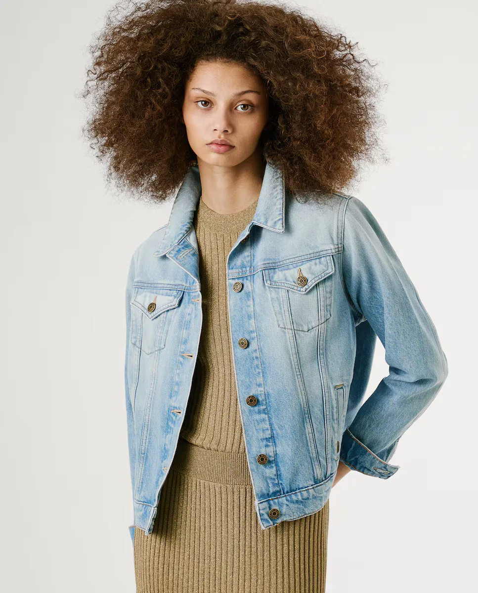 Женская кожаная куртка в стиле ковбой с приталенным кроем Pepe Jeans, синий
Женская кожаная куртка в стиле ковбой с приталенным кроем Pepe Jeans, синий