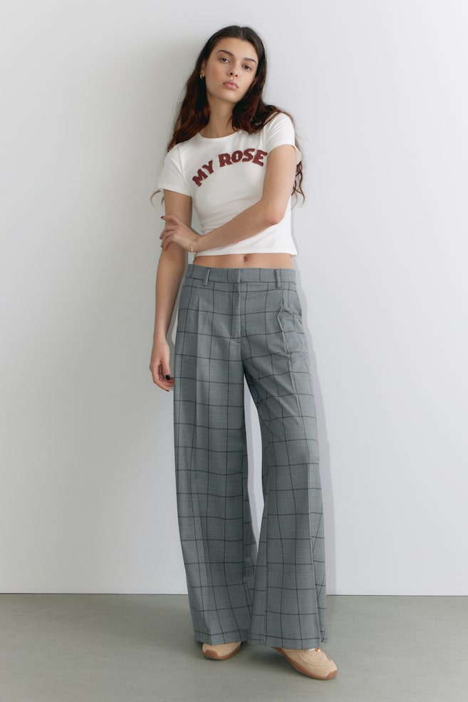 Костюмные брюки со складками, высокой талией и широкими штанинами Monki, серый
Костюмные брюки со складками, высокой талией и широкими штанинами Monki, серый