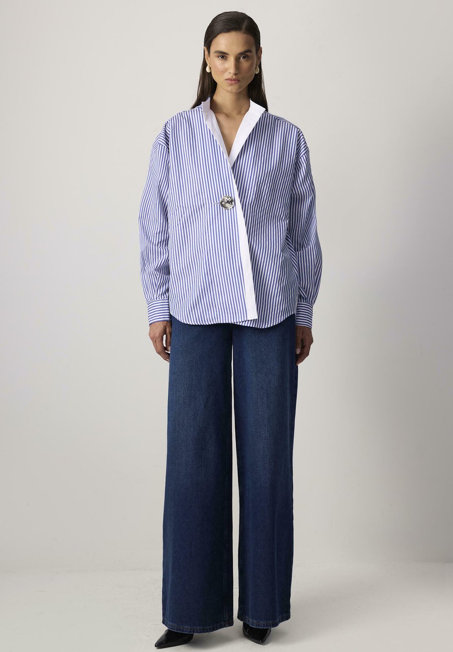 Блуза Touché Privé WITH METAL, Midnight Blue/Blue
Блуза Touché Privé WITH METAL, Midnight Blue/Blue