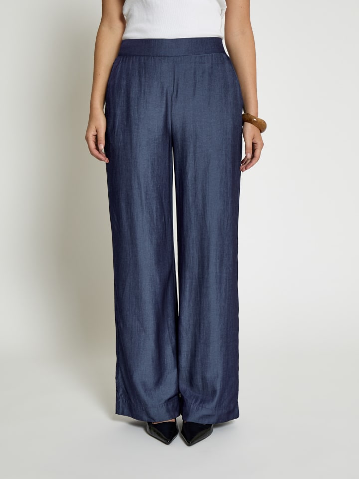 Тканевые брюки Peppercorn
Тканевые брюки Peppercorn