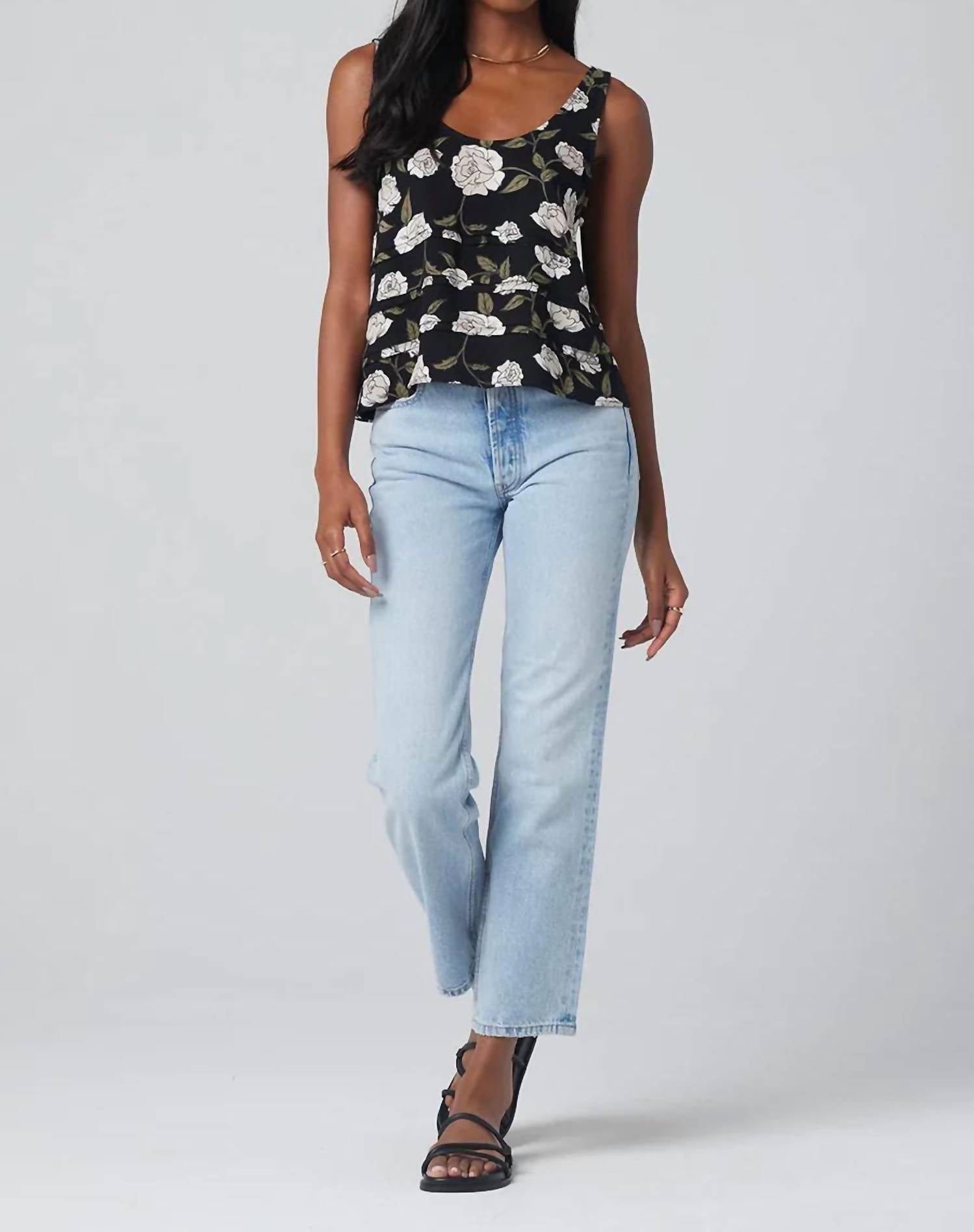 Топ-топ Moonlight Bloom A-Line черного цвета Saltwater Luxe
Топ-топ Moonlight Bloom A-Line черного цвета Saltwater Luxe