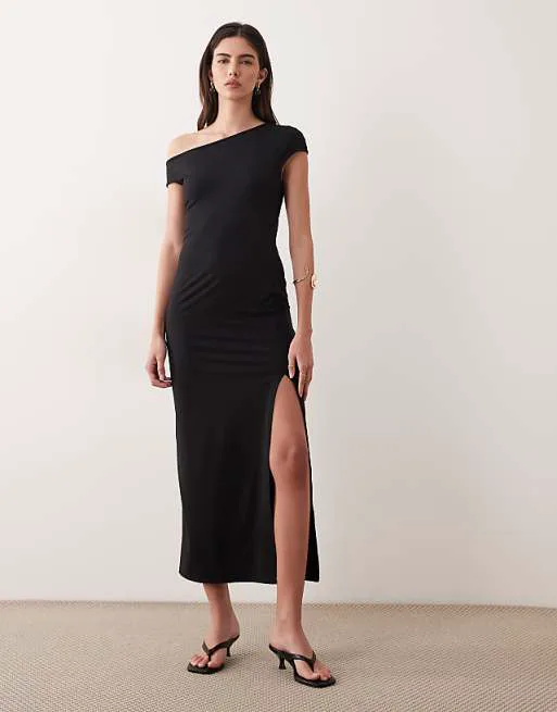 Черное платье макси с открытыми плечами ASOS DESIGN
Черное платье макси с открытыми плечами ASOS DESIGN