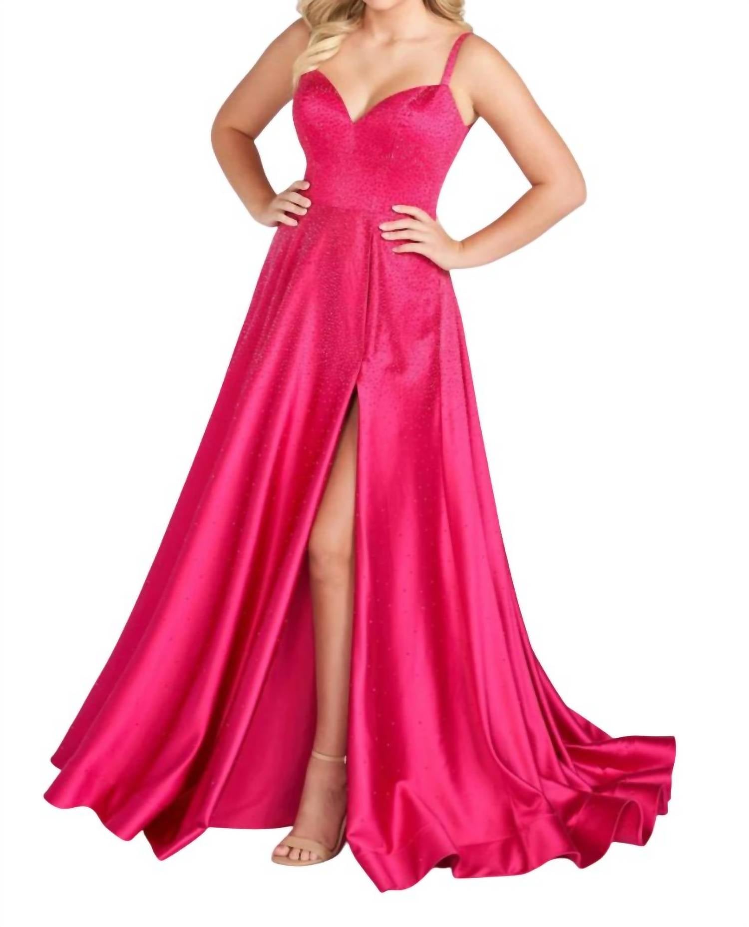 Блестящее платье для выпускного в цвете фуксия Ellie Wilde
Блестящее платье для выпускного в цвете фуксия Ellie Wilde