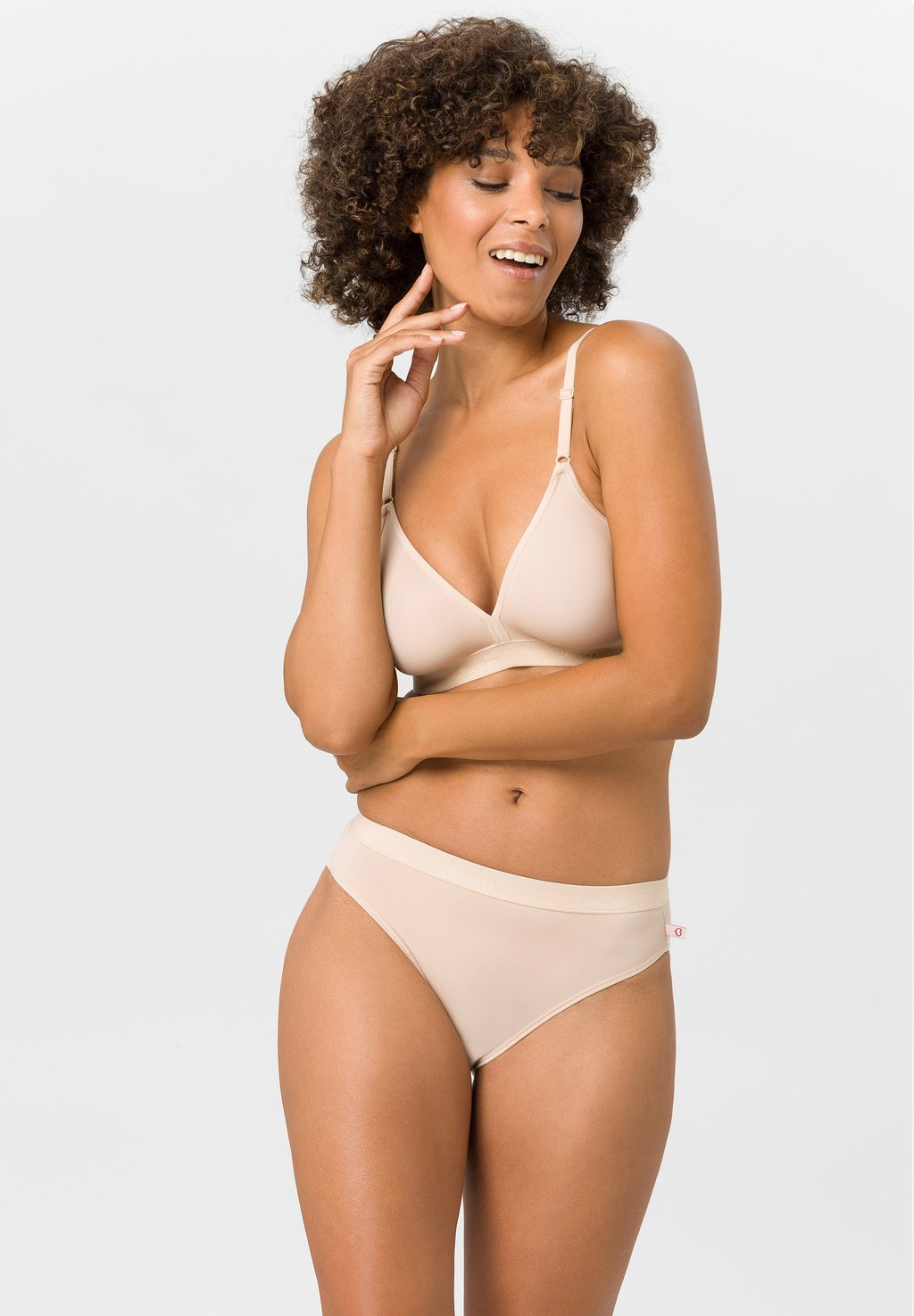 Треугольный бюстгальтер SOFT-MICROFUN BeeDees, бежевый
Треугольный бюстгальтер SOFT-MICROFUN BeeDees, бежевый