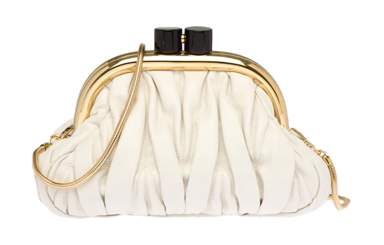 MIU MIU Мягкая кожаная сумка через плечо маленькая женская белая
MIU MIU Мягкая кожаная сумка через плечо маленькая женская белая