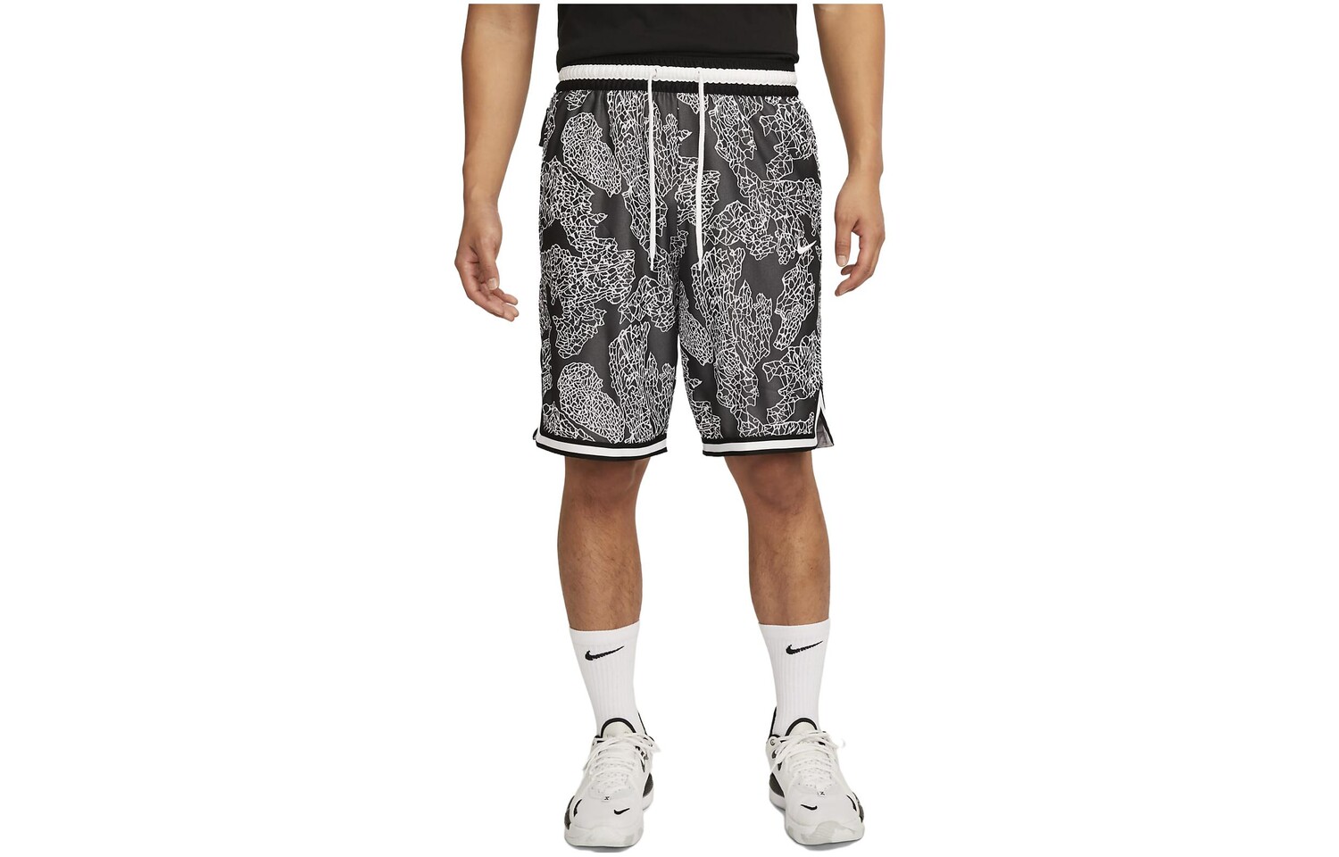 Мужские баскетбольные шорты Nike, цвет Black
Мужские баскетбольные шорты Nike, цвет Black