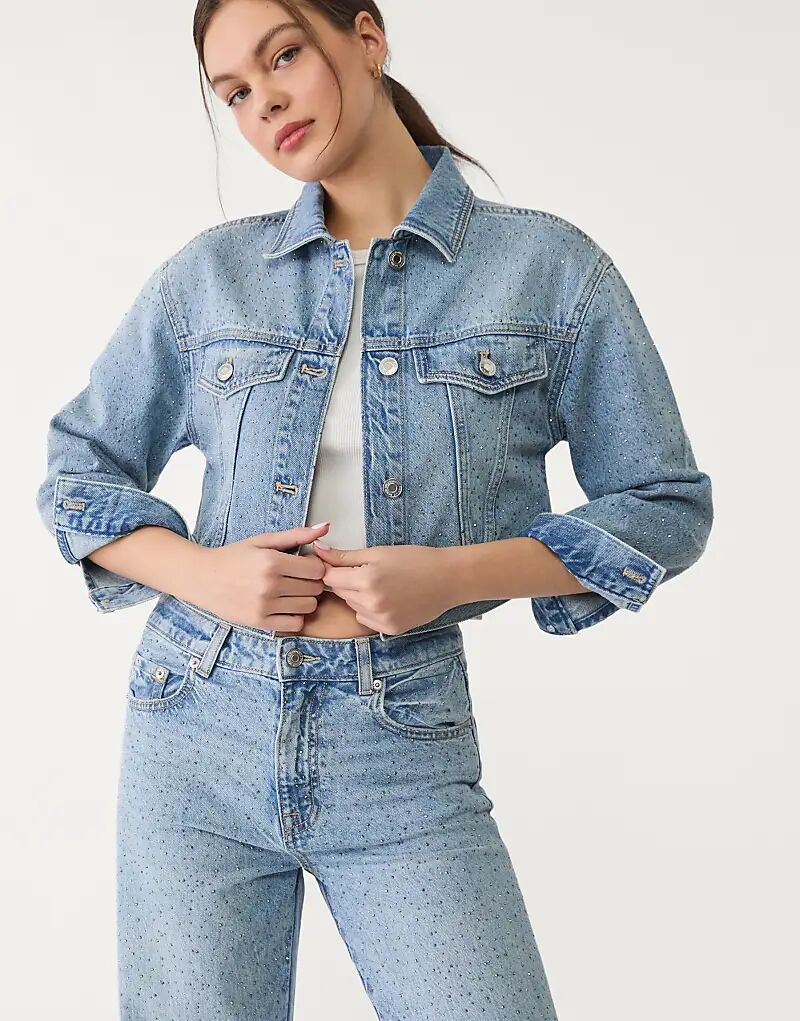 Джинсовая куртка Stradivarius Diamonte средне-синего цвета 
Джинсовая куртка Stradivarius Diamonte средне-синего цвета