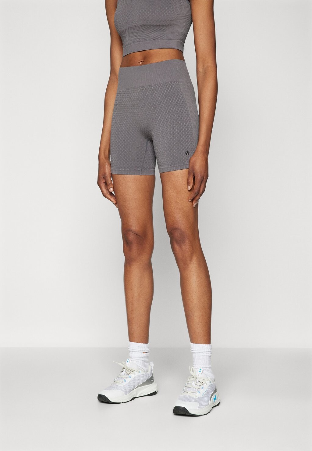 Тайтсы Even&Odd, темно-серый
Тайтсы Even&Odd, темно-серый