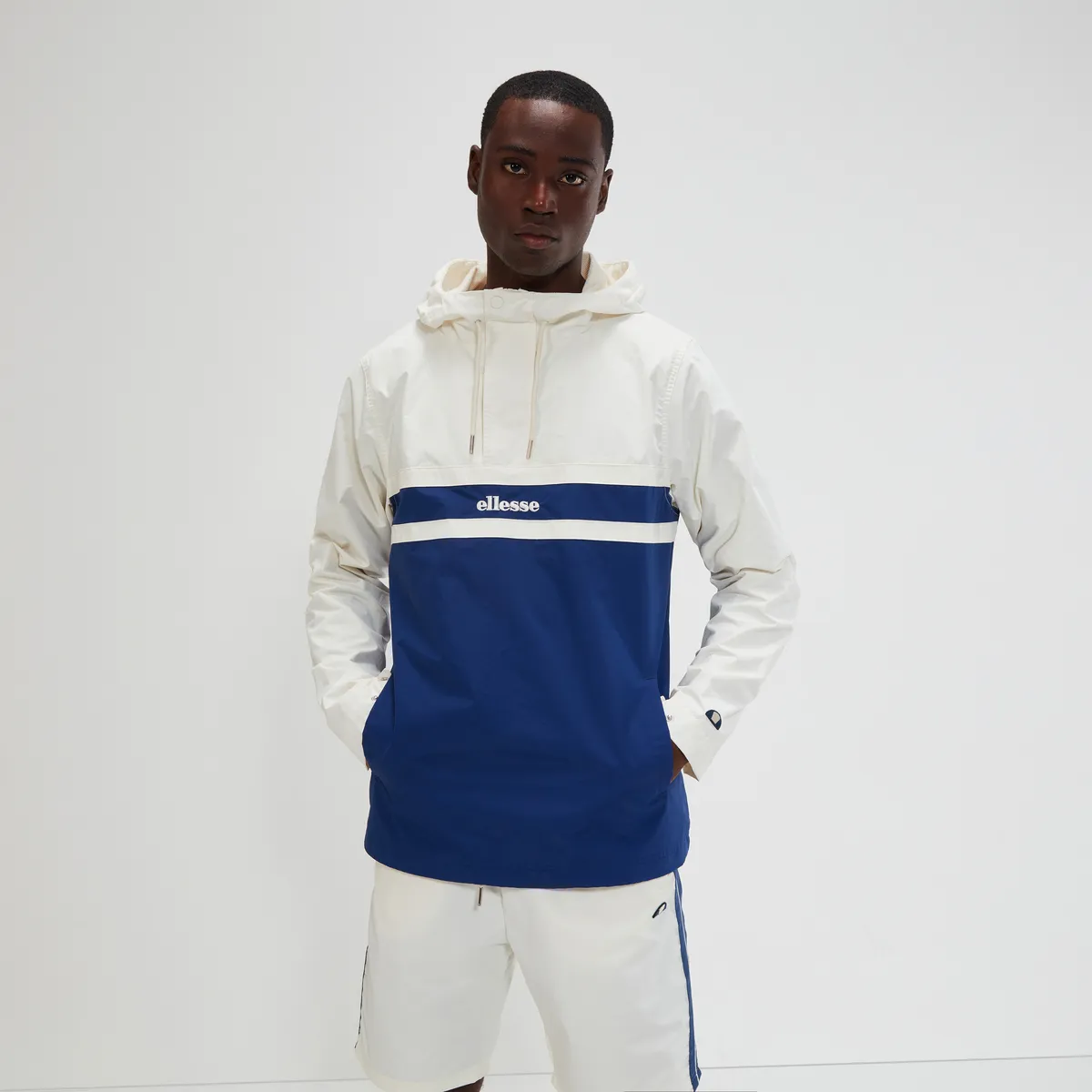 Функциональная куртка Ellesse "H JACKE", с капюшоном, со вставками контрастного цвета, цвет Off White/Na
Функциональная куртка Ellesse "H JACKE", с капюшоном, со вставками контрастного цвета, цвет Off White/Na
