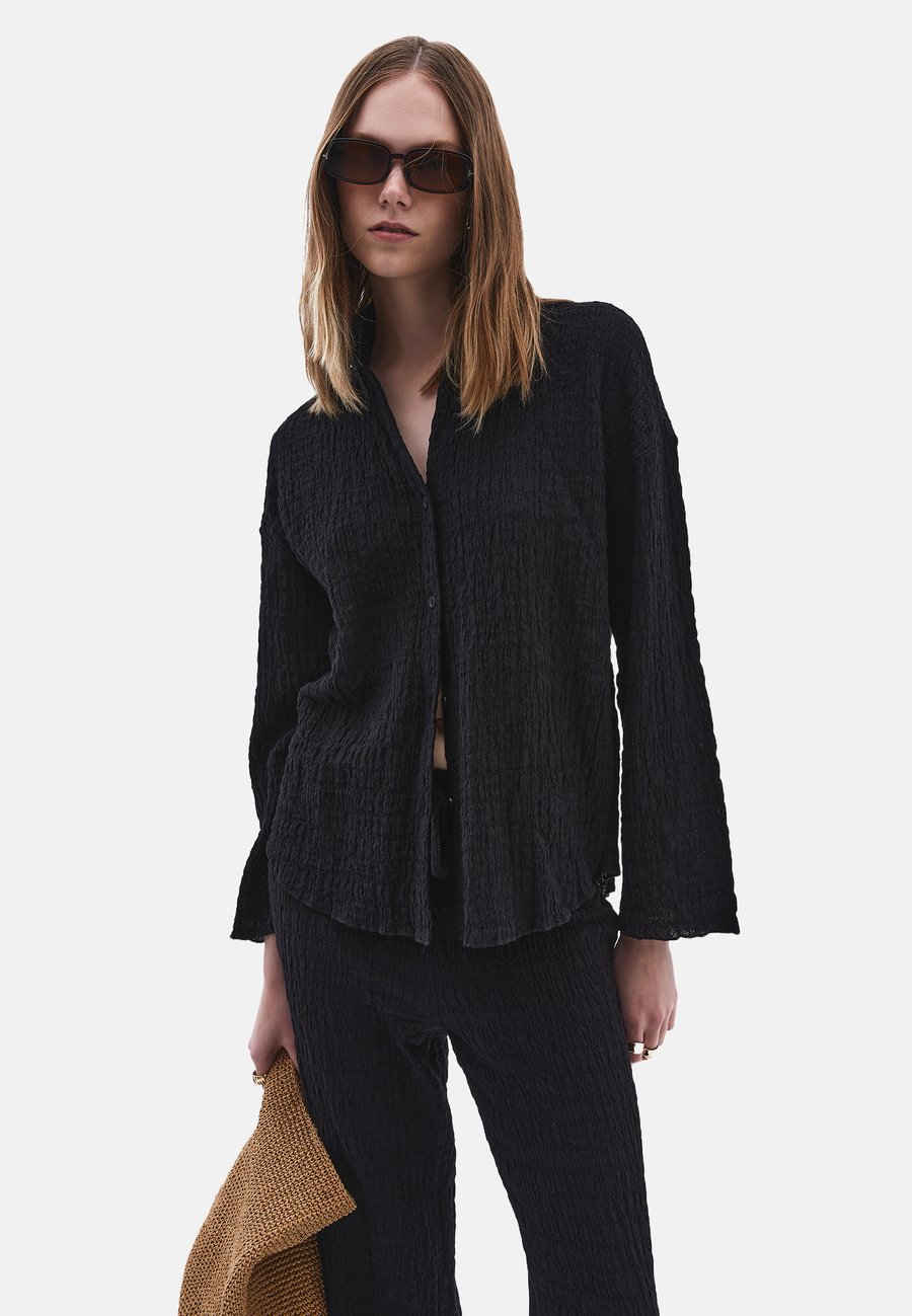 Блуза OXXO Button-down blouse, Black
Блуза OXXO Button-down blouse, Black