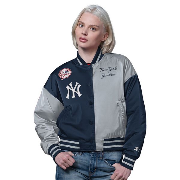 Женская сине-серая куртка-бомбер New York Yankees Offside с полной застежкой Starter
Женская сине-серая куртка-бомбер New York Yankees Offside с полной застежкой Starter