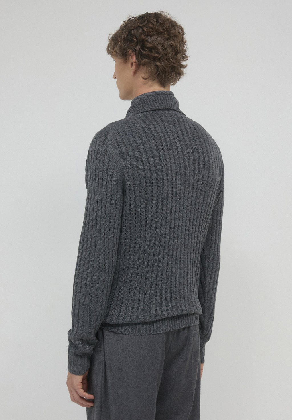 Джемпер CON BOTTONI Calliope, серый
Джемпер CON BOTTONI Calliope, серый