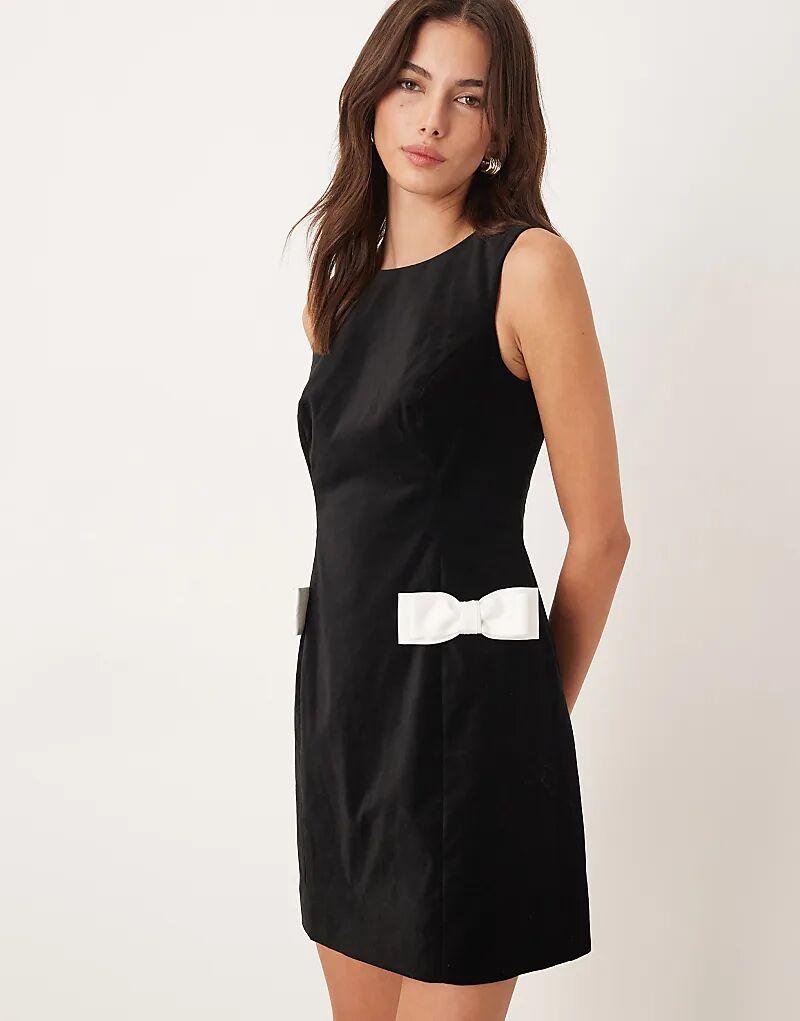 Платье-мини Nobody's Child с монохромным бантом черного цвета
Платье-мини Nobody's Child с монохромным бантом черного цвета