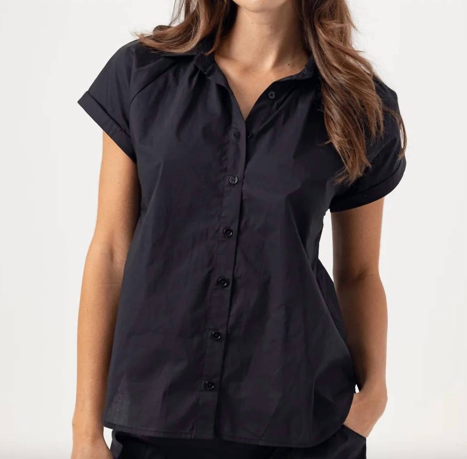 Белла рубашка на пуговицах в черном цвете Sundays
Белла рубашка на пуговицах в черном цвете Sundays