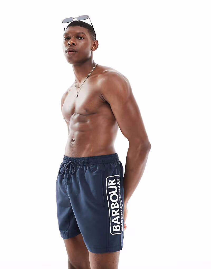 Плавки-шорты с логотипом Barbour International темно-синего цвета
Плавки-шорты с логотипом Barbour International темно-синего цвета