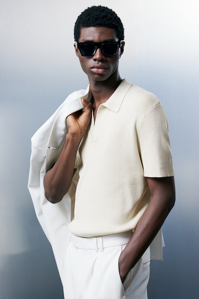 Блестящая рубашка поло приталенного кроя H&M, бежевый
Блестящая рубашка поло приталенного кроя H&M, бежевый