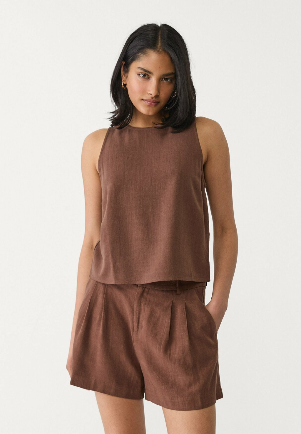 Топ FLOWING RACERBACK - Blouse Stradivarius, темно-коричневый 
Топ FLOWING RACERBACK - Blouse Stradivarius, темно-коричневый