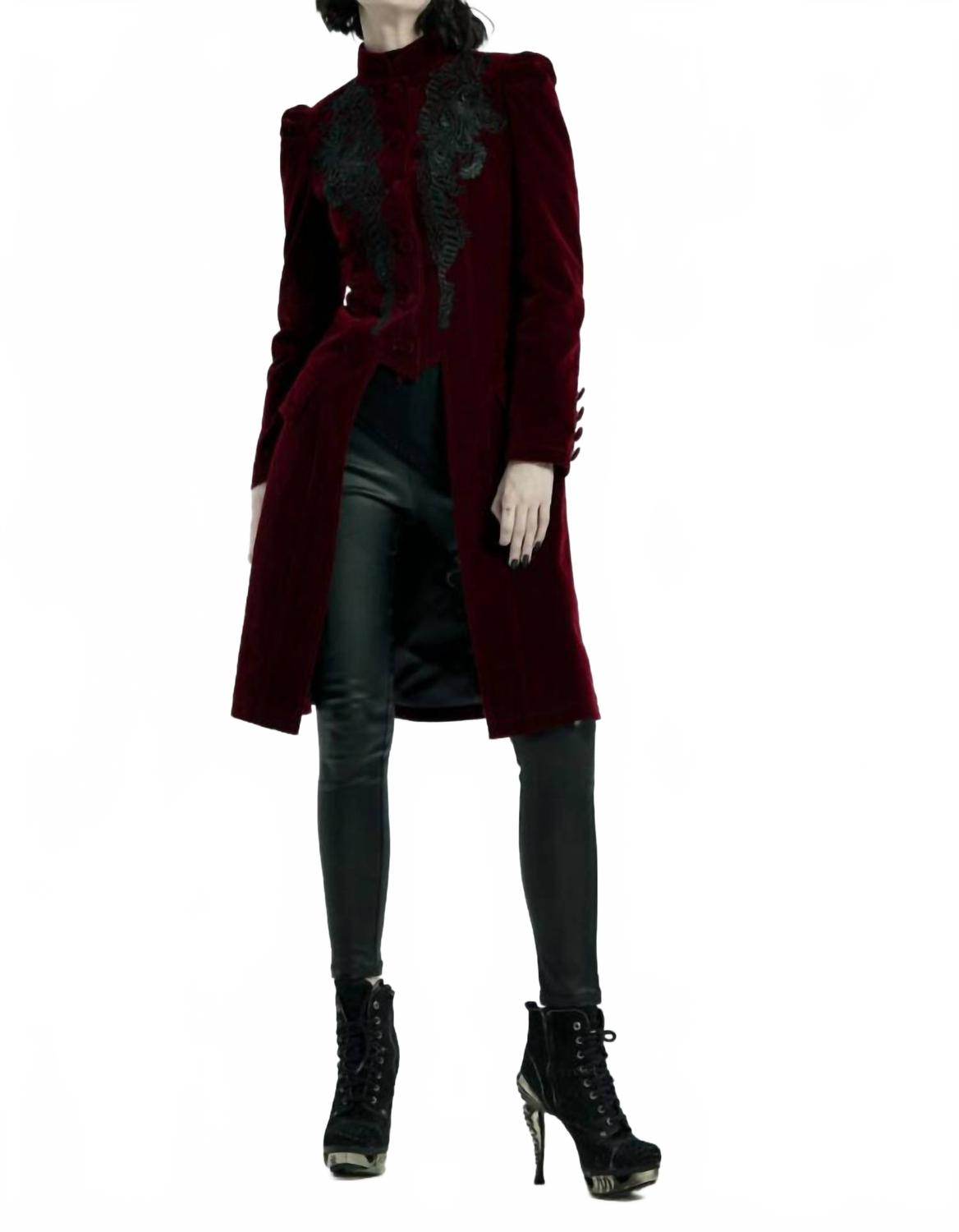 Готическое длинное кружевное пальто с шнуровкой на спине в бархате цвета бордо Western F.a.s.h.i.o.n
Готическое длинное кружевное пальто с шнуровкой на спине в бархате цвета бордо Western F.a.s.h.i.o.n