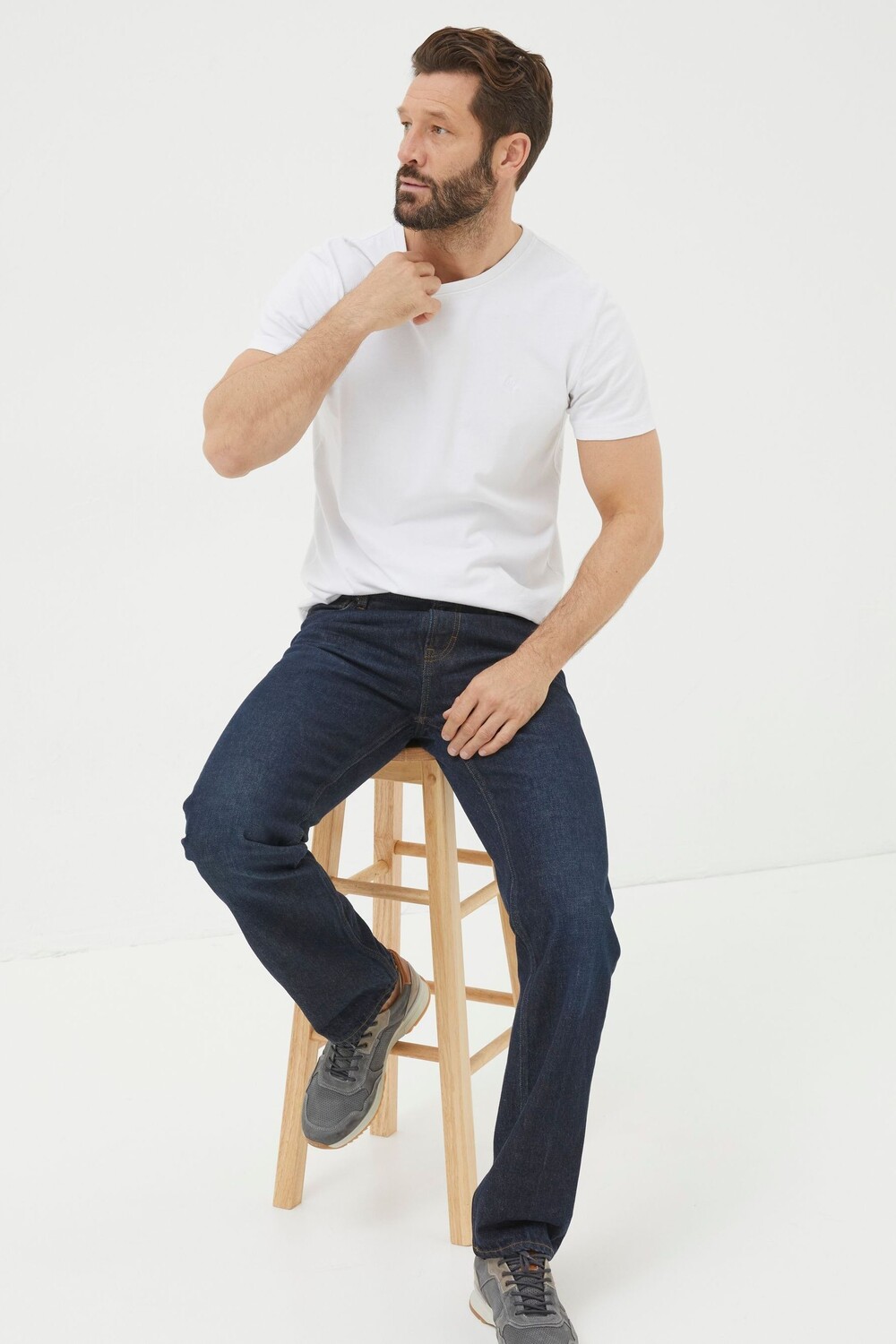 Джинсы прямого кроя с фатфейсом Fat Face, синий
Джинсы прямого кроя с фатфейсом Fat Face, синий