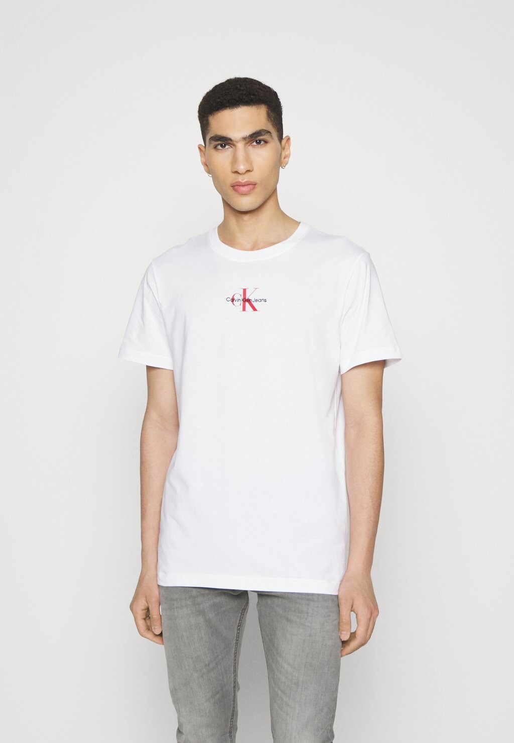 Базовая футболка ФУТБОЛКА REGULAR FIT UNISEX Calvin Klein Jeans, ярко-белая, Белый, Базовая футболка ФУТБОЛКА REGULAR FIT UNISEX Calvin Klein Jeans, ярко-белая
Базовая футболка ФУТБОЛКА REGULAR FIT UNISEX Calvin Klein Jeans, ярко-белая, Белый, Базовая футболка ФУТБОЛКА REGULAR FIT UNISEX Calvin Klein Jeans, ярко-белая